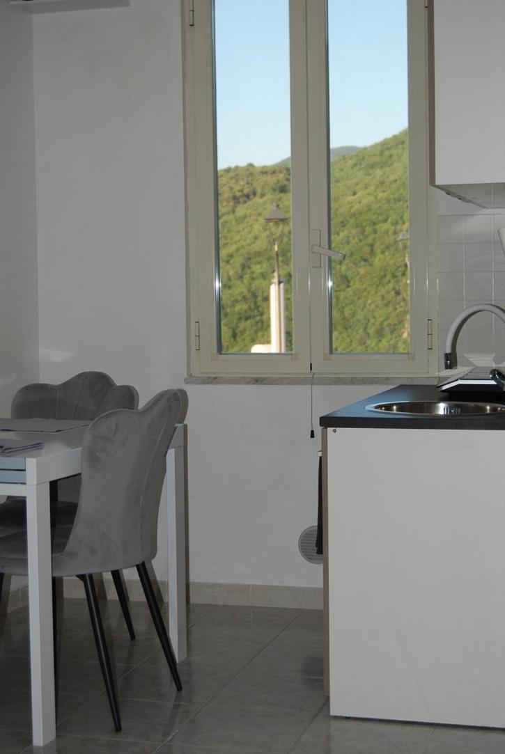 Mini Red Hub - Design Apartment Sant'Agapito Esterno foto
