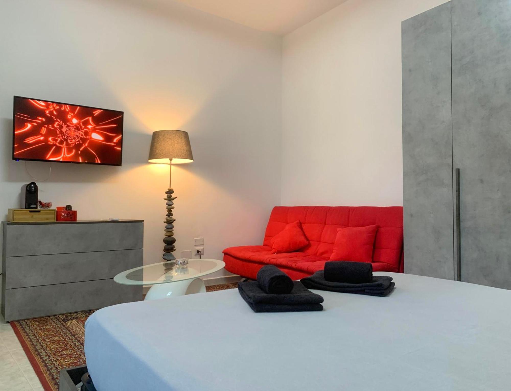 Mini Red Hub - Design Apartment Sant'Agapito Esterno foto